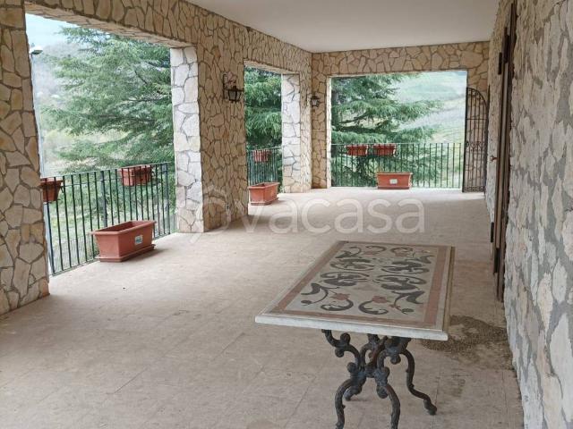 Villa Indipendente in affitto a Luogosano, Campania