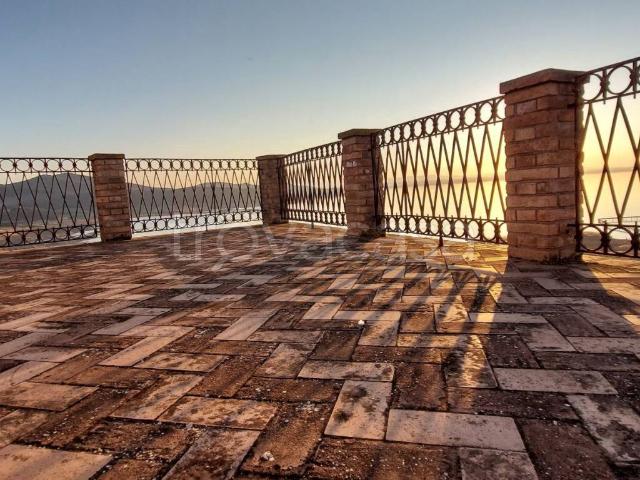 Villa Indipendente in affitto a Magione, Umbria