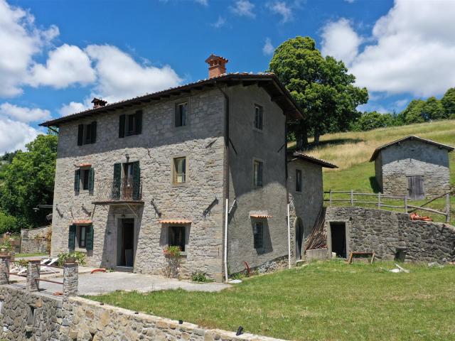 Casa in vendita a Unione Comuni Garfagnana, Castiglione Di Garfagnana