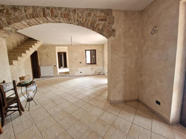 Casa in vendita a Avigliano Umbro, Umbria
