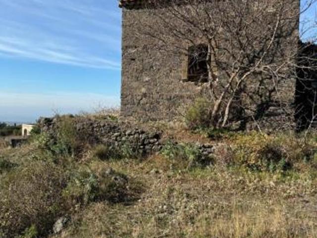 Terreno in vendita a Belpasso, Sicilia