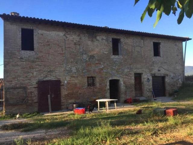 Rustico in vendita a Bevagna, Umbria