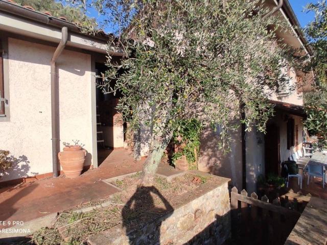 Rustico in vendita a Camaiore, Toscana