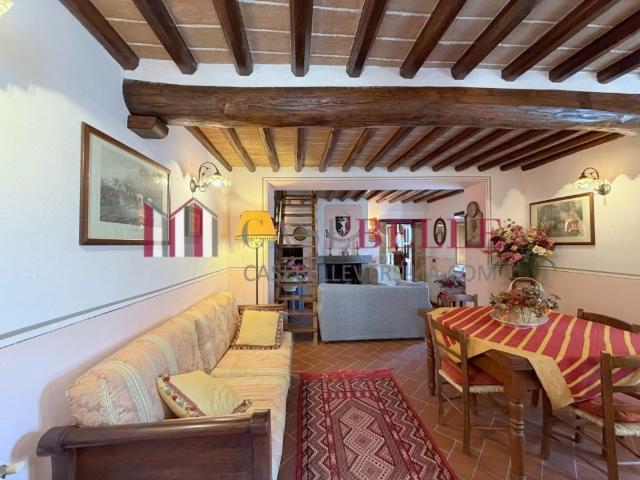 Rustico in vendita a Camaiore, Toscana