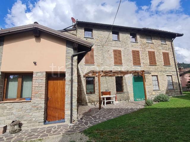 Rustico in vendita a Zavattarello, Lombardia