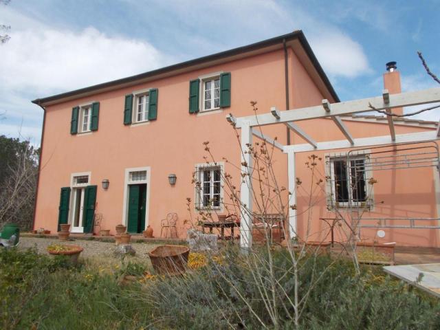 Rustico in vendita a Casciana Terme Lari, Parlascio