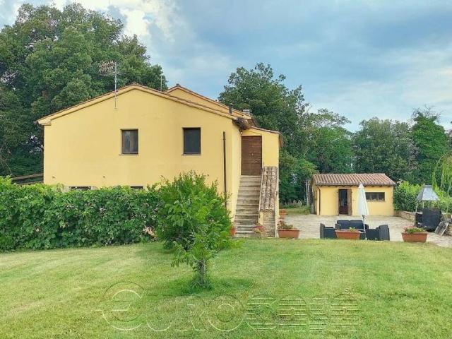 Rustico in vendita a San Leo Bastia, Umbria