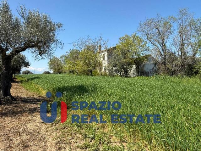 Rustico in vendita a Città Sant'angelo, Abruzzo