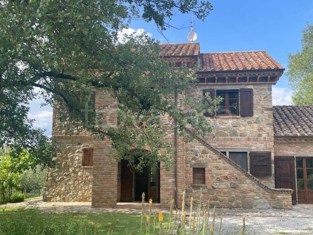 Rustico in vendita a Cortona, Toscana