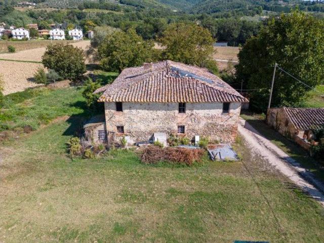 Rustico in vendita a Deruta, Umbria