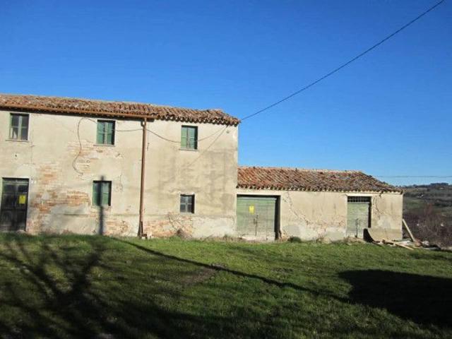 Rustico in vendita a Carrara, Marche