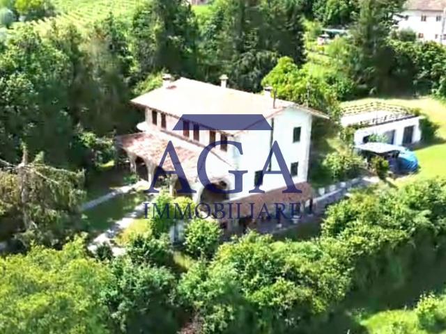 Rustico in vendita a Farra Di Soligo, Veneto