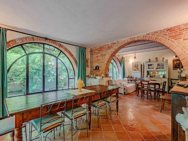 Rustico in vendita a Foiano della Chiana, Arezzo