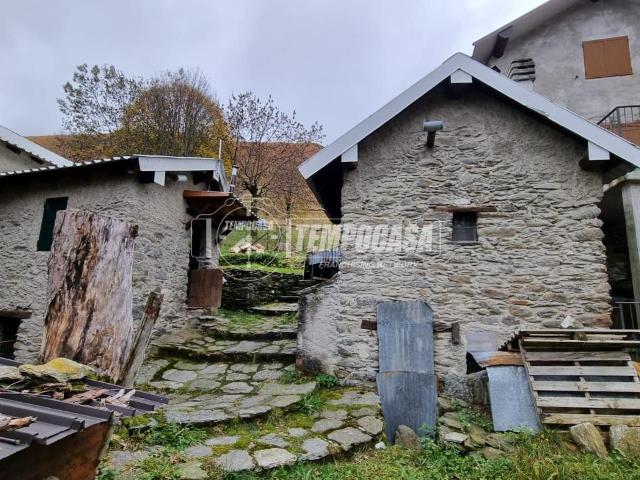 Rustico in vendita a Garzeno, Lombardia