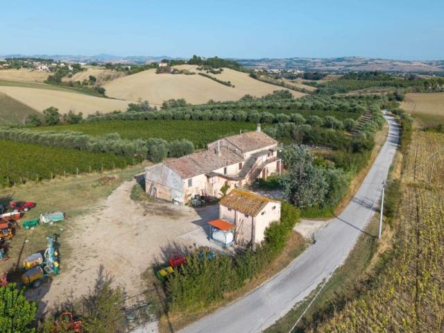 Rustico in vendita a Jesi, Ancona