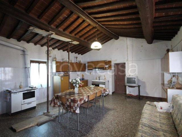 Rustico in vendita a Lucignano, Toscana