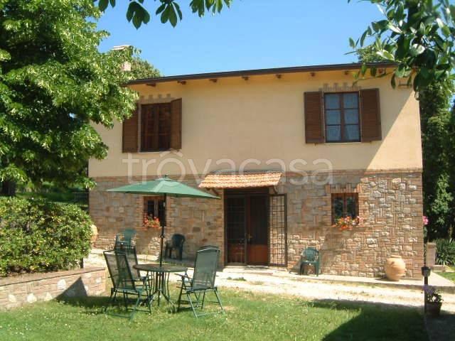 Rustico in vendita a Papiano Stazione, Marsciano