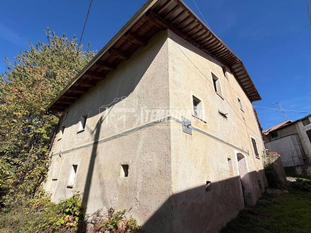 Rustico in vendita a Case Roà di Volpe, Montaldo di Mondovì