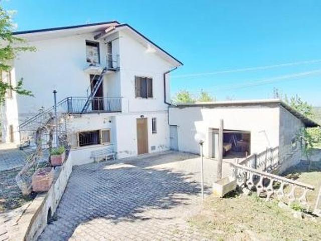 Terreno in vendita a Montebello Di Bertona, Abruzzo