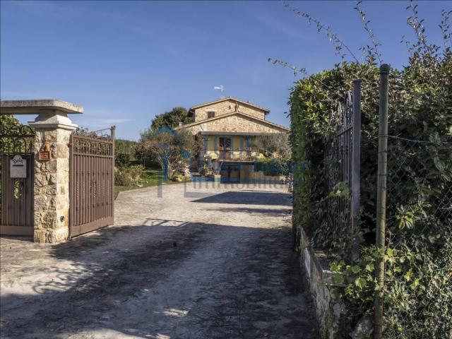Rustico in vendita a Montecastrilli, Umbria