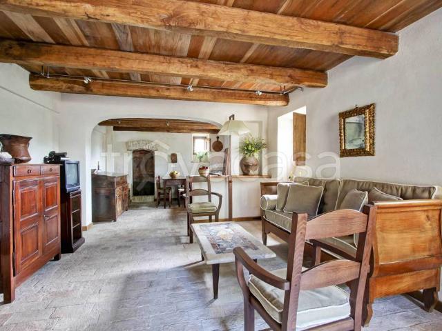 Rustico in vendita a Monteleone Sabino, Rieti