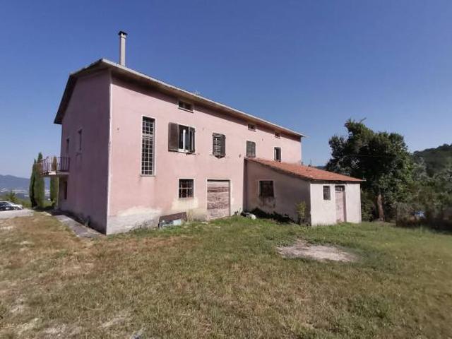 Rustico in vendita a Nocera Umbra, Umbria