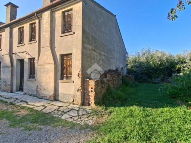 Rustico in vendita a Occhiobello, Veneto