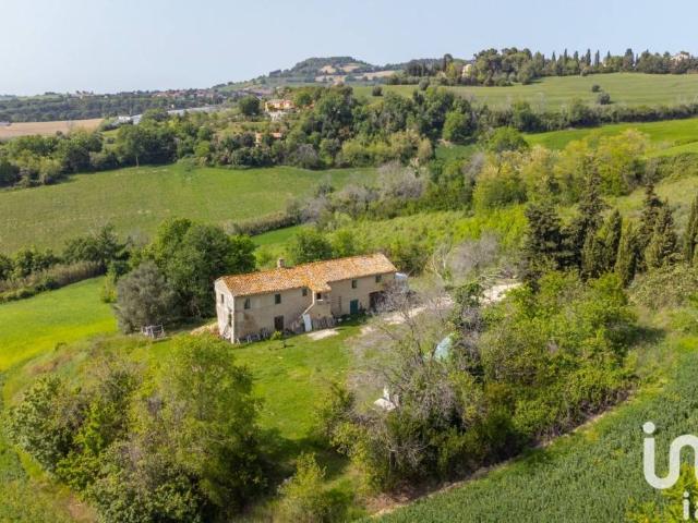 Rustico in vendita a Monte San Pietro, Marche