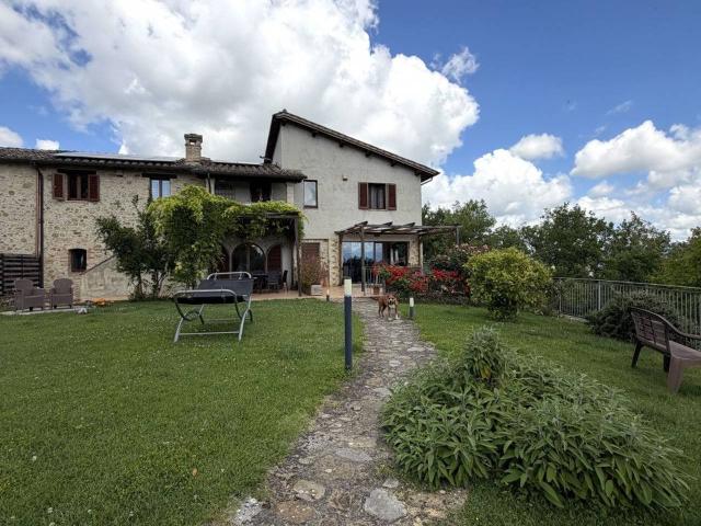 Rustico in vendita a Villa Pitignano, Cenerente