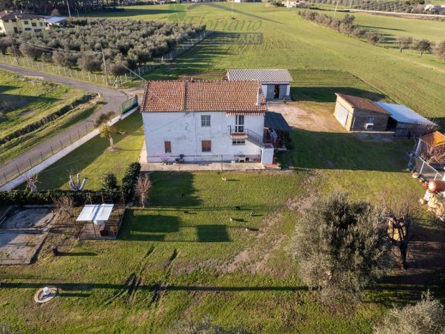 Rustico in vendita a Montalto Di Castro, Lazio