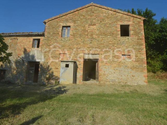 Rustico in vendita a Poggio San Marcello, Ancona