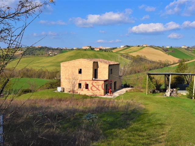 Rustico in vendita a Rapagnano, Fermo