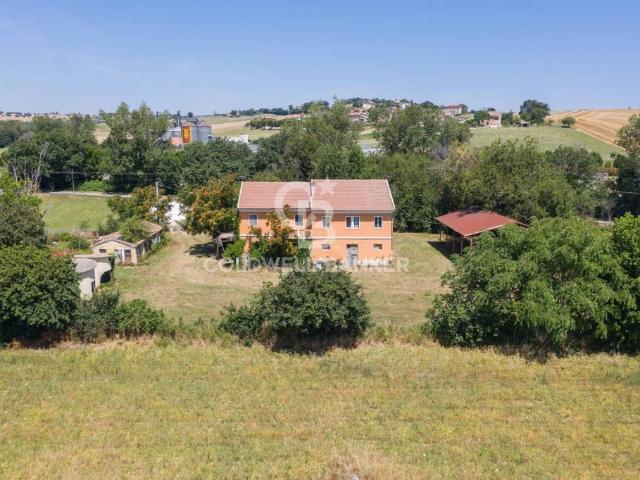 Rustico in vendita a Contrada Sant'Agostino, Marche