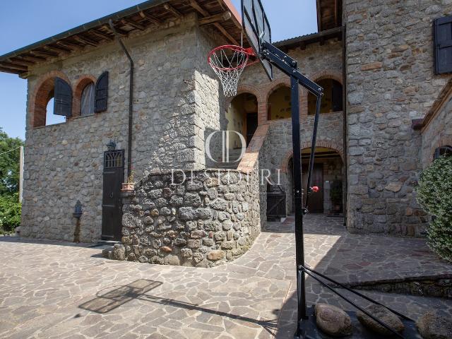Rustico in vendita a I Sodarini, Roccastrada