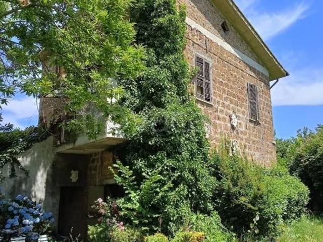 Rustico in vendita a Capranica, Lazio