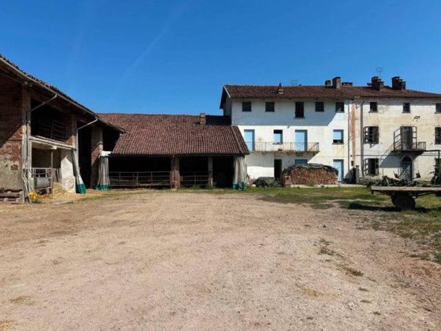 Rustico in vendita a San Salvatore, Piemonte