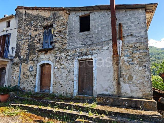 Rustico in vendita a Roccadaspide, Campania