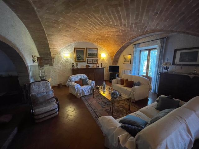 Rustico in vendita a Siena, Toscana