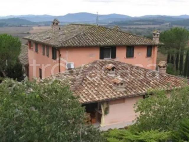 Rustico in vendita a Corciano, Perugia