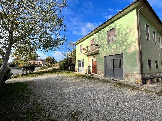 Rustico in vendita a Unione di Comuni Montani Colline del Fiora, Sorano