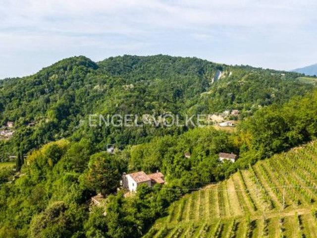 Rustico in vendita a Tarzo, Veneto