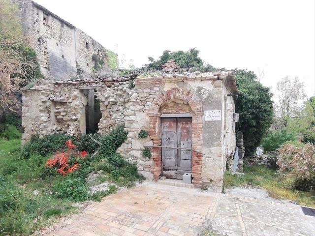 Rustico in vendita a Vicoli, Abruzzo