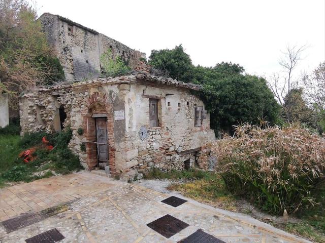 Rustico in vendita a Vicoli, Abruzzo