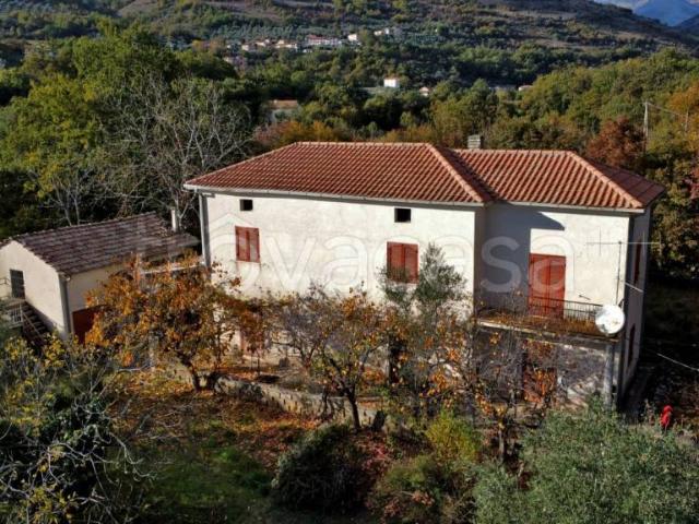 Rustico in vendita a Alvito, Lazio