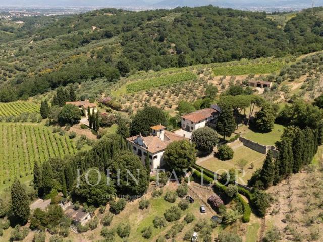 Rustico in vendita a Firenze, Toscana