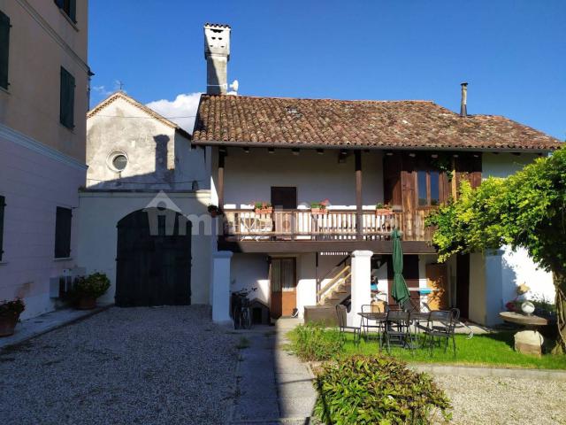Villa Indipendente in affitto a Santa Giustina Bellunese, Veneto
