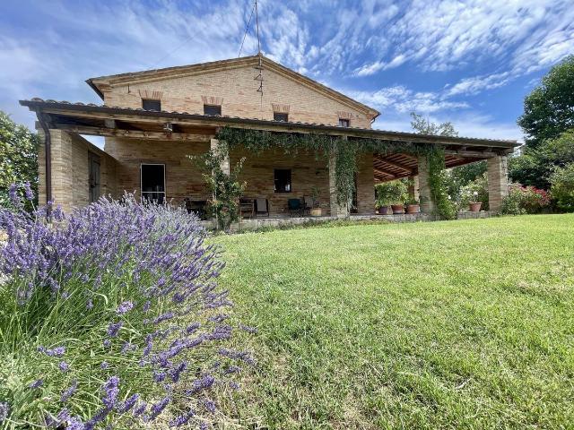 Casa in vendita a Marche, Macerata