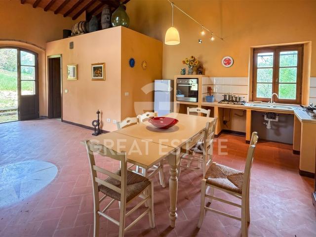 Casa in vendita a Larderello, Toscana