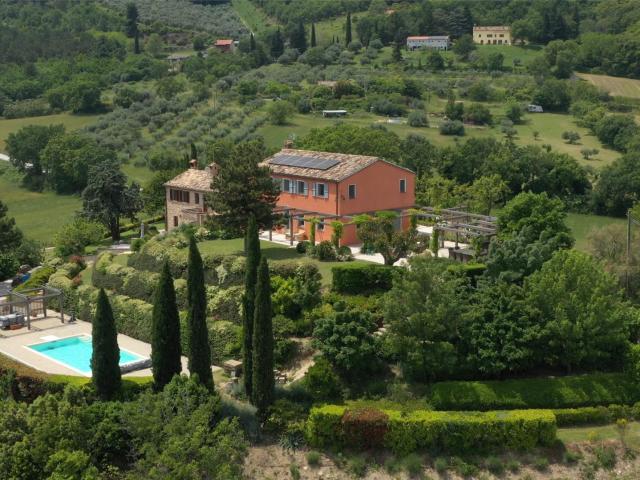 Casa in vendita a Contrada Valchiusa, Treia