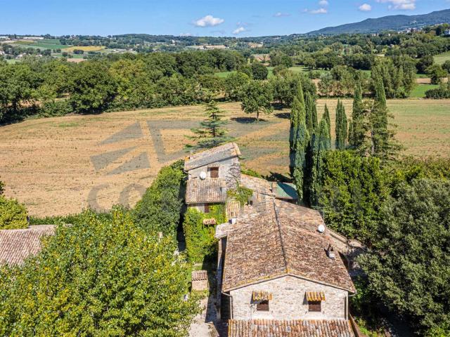 Casa in vendita a Colpetrazzo, Umbria
